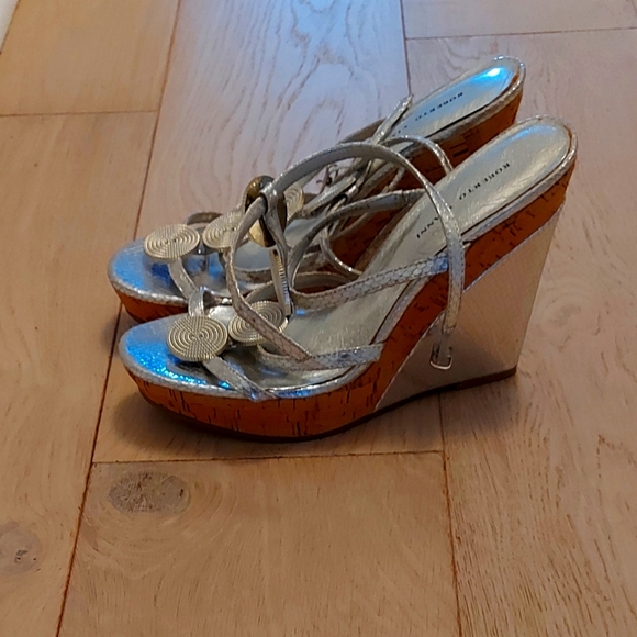 Silver high platform sandals, size 8.5 - Picture 3 of 3